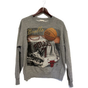 Vintage 90s Lee Sport Chicago Bulls Gray Sweater Size M Gold Embroidered Logo